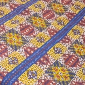 Waverly Bedspread Monroe County patchwork Panels 88 x 99 Inches Lightweight